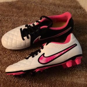 Women Nike Tiempo Soccer Cleats